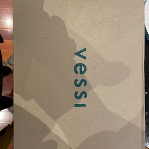 Womens Vessi Tennis Shoes Size 7 (New)